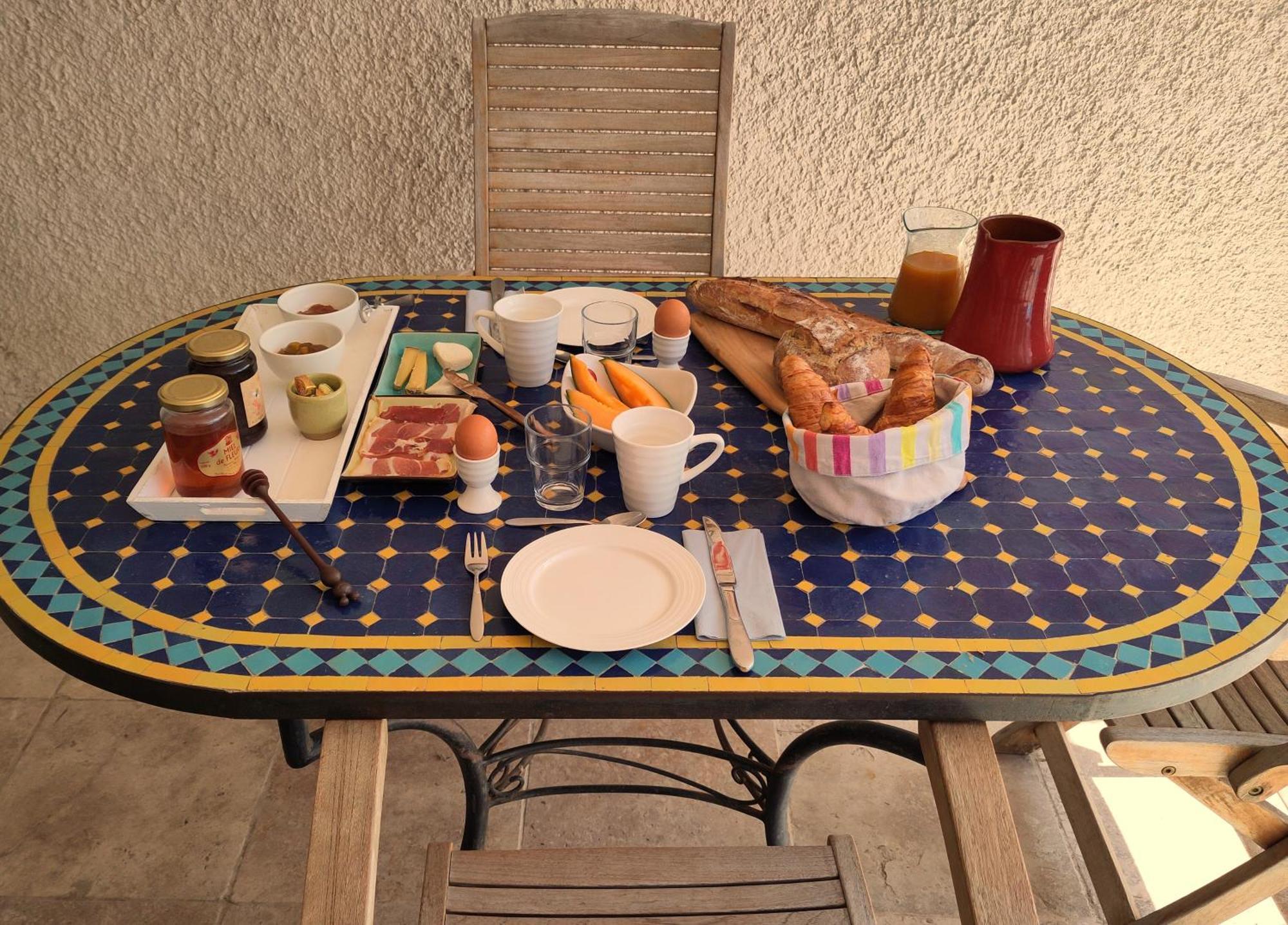Bed and Breakfast La Fille Du Berger Puissalicon Экстерьер фото